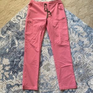 🎀🦄 Hard to Find! Beat It Pink! Figs Yola scrub pants! Medium Tall! 🎀🦄